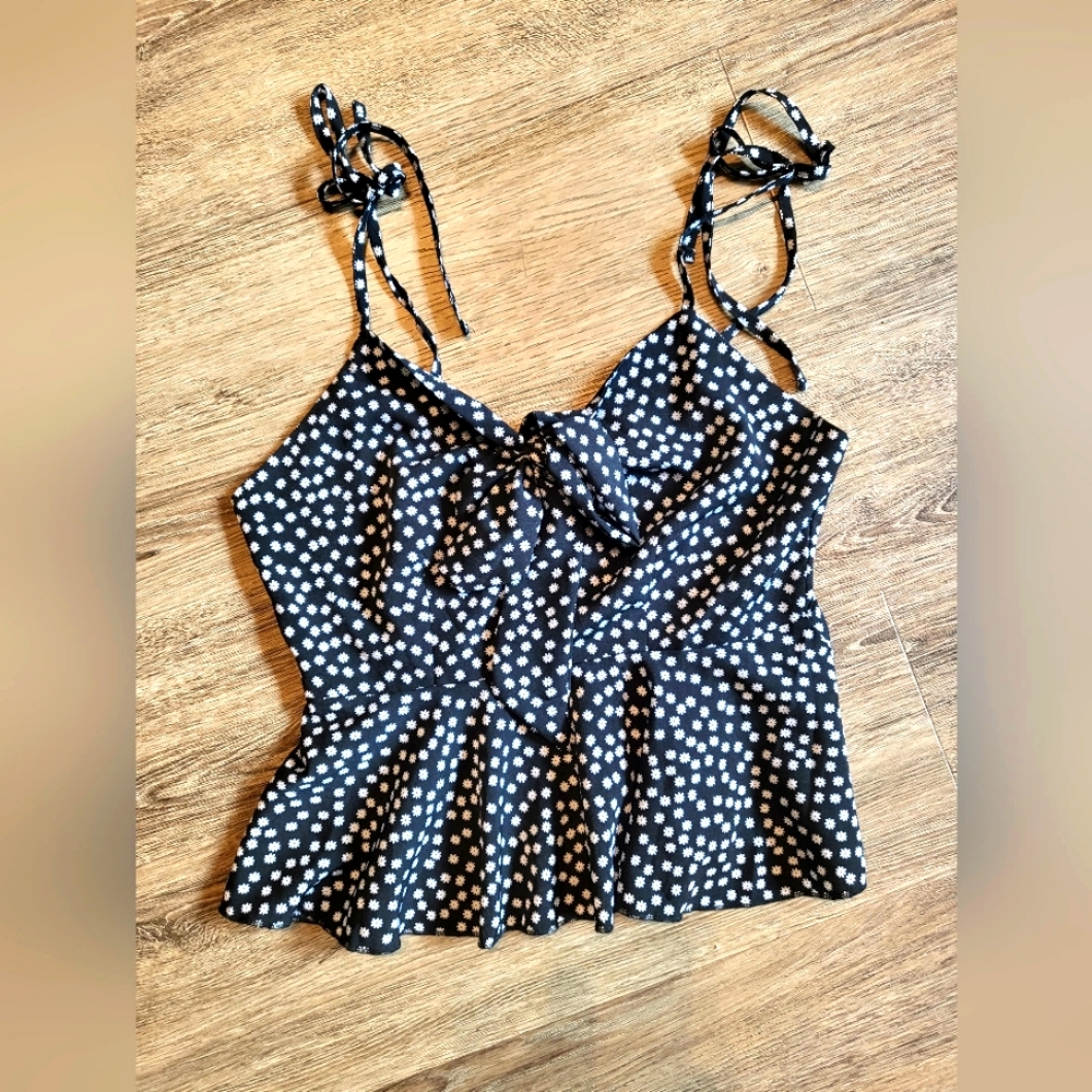 NWOT FINAL DISCOUNT Peplum Cropped Top